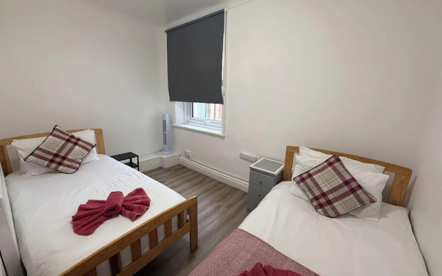 Blackpool - Apartment - Sleeps 6- Coastal Stay
