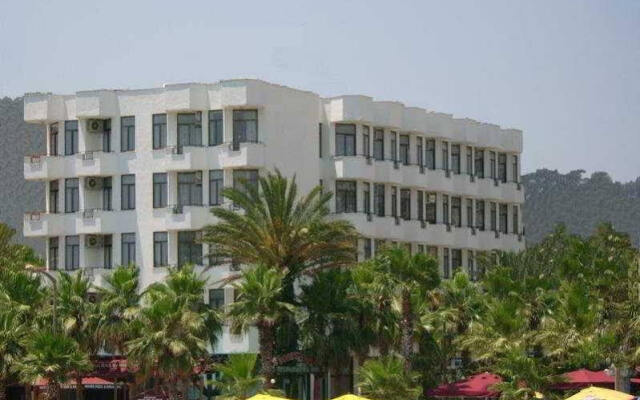 Отель Palm Beach вид на фасад