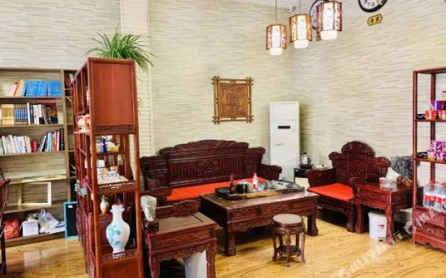 Hongji Business Hotel