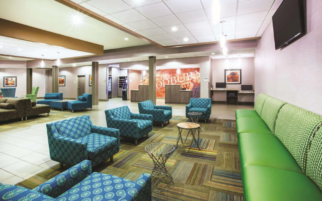 La Quinta Inn & Suites by Wyndham St. Paul-Woodbury