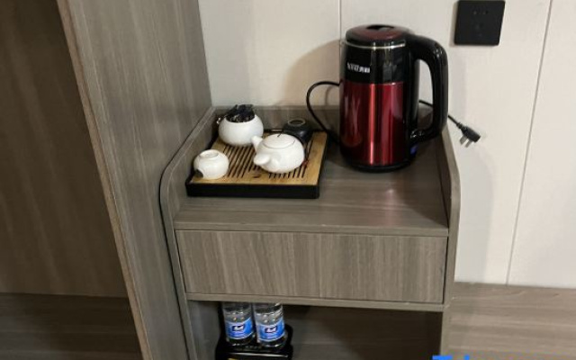 Thank Inn (Yancheng Qingnian Road Baolong Plaza)