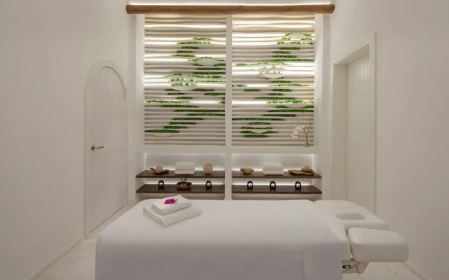Anantara Retreat Santorini Abu Dhabi - Adults Only