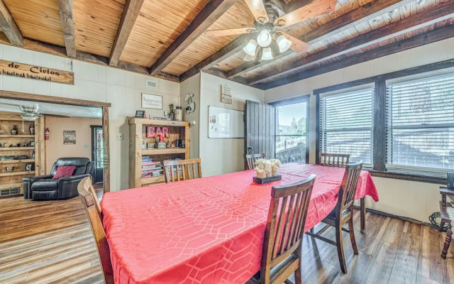 Walk to Downtown Ruidoso: Cozy Wooded Retreat