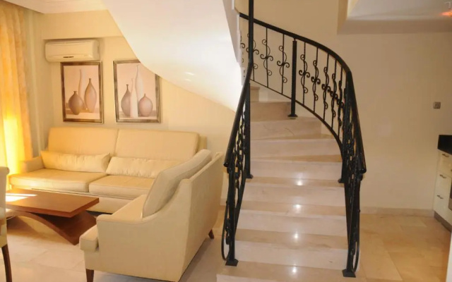 Gold City 3B Penthouse with Free AquaPark