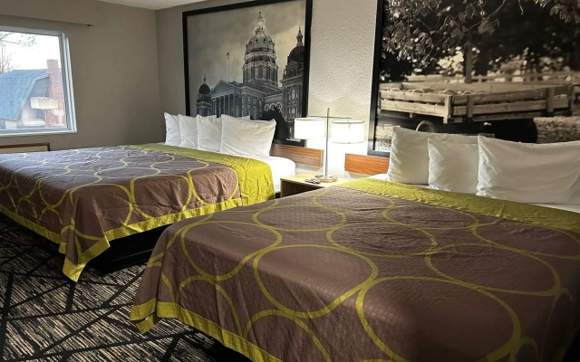 Super 8 by Wyndham Pella