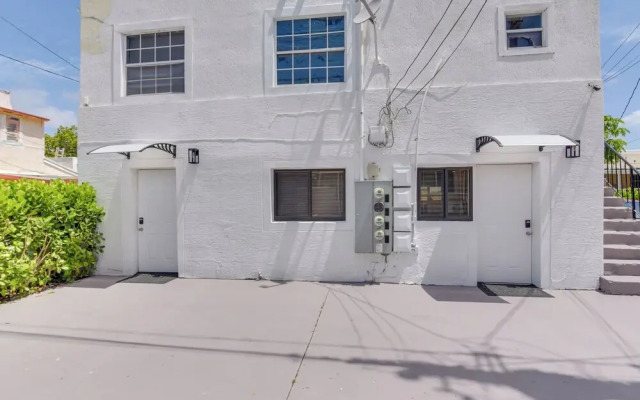 Refreshing Miami Apartment: 4 Mi to the Beach!