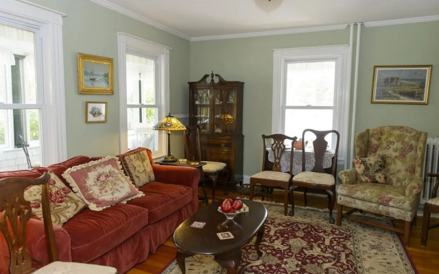 Clark House at the Twin Oaks Inn