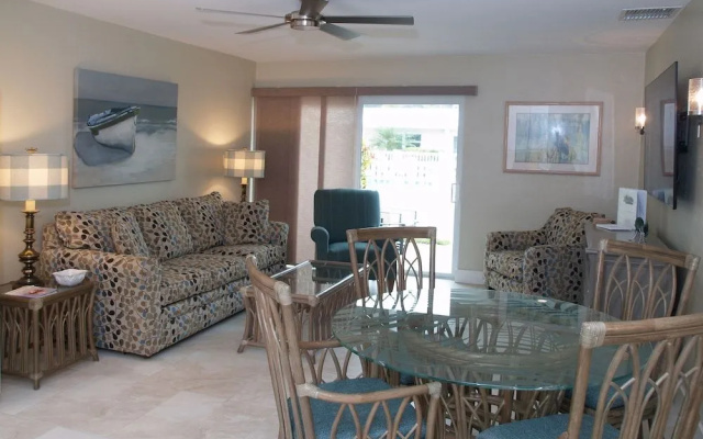 Jamaica Royale 007 - 1 Br Condo
