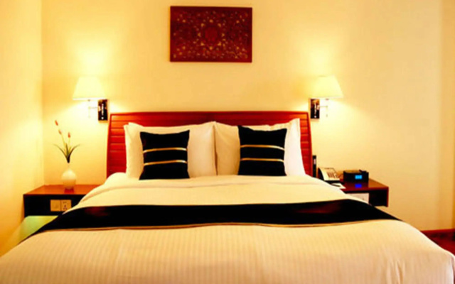 Eastern Palace Hotel