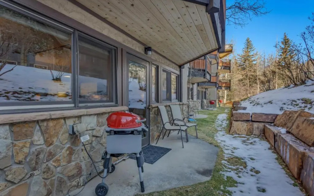 Laurelwood Condominiums 402