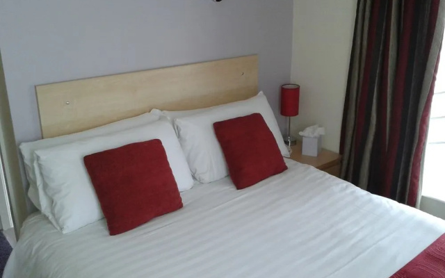 Waterfront Lodge Hotel