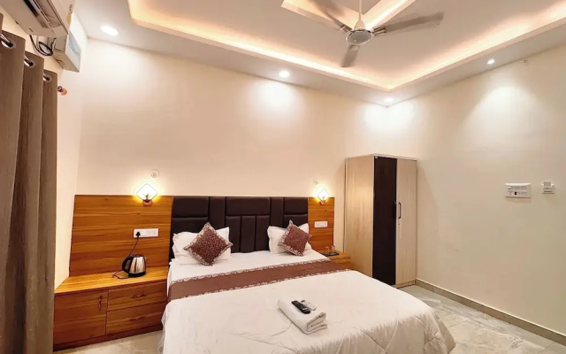 Hotel V Palace Ayodhya