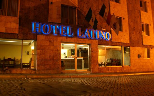 Hotel Latino вид на фасад
