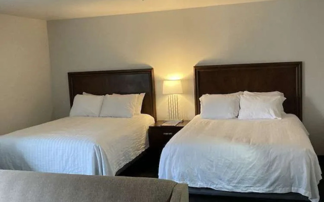 Elker Inn & Suites