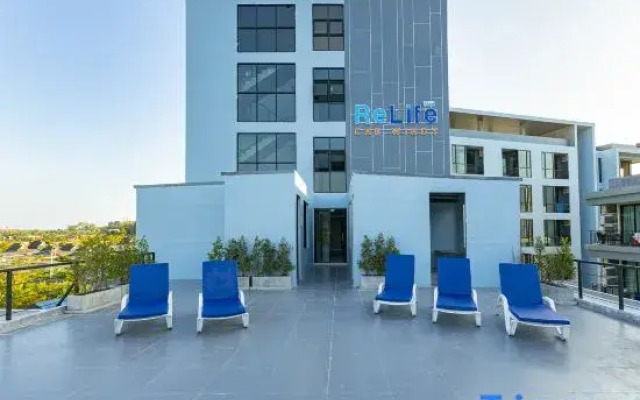 Stylish Studio Apartment. Rooftop Pool at Nai Harn