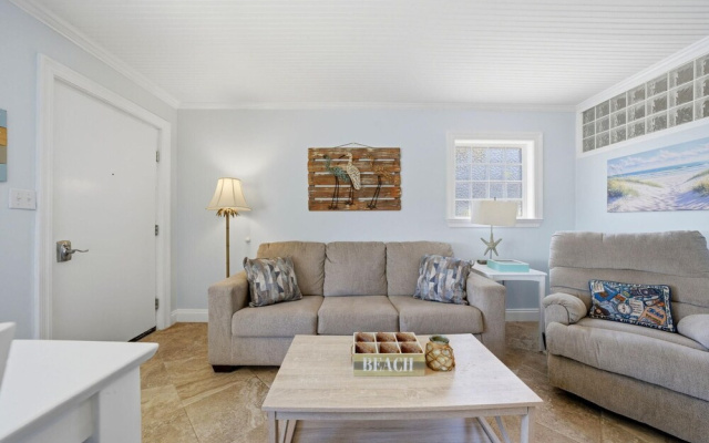 Gulf Village 207