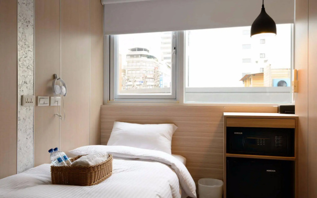 Poshpacker Hotel