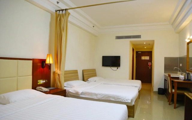Grand Harbour Hotel