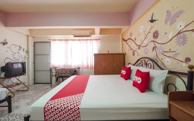 OYO 1099 Star House