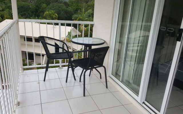Golden Sands Beachfront Apartment Resort