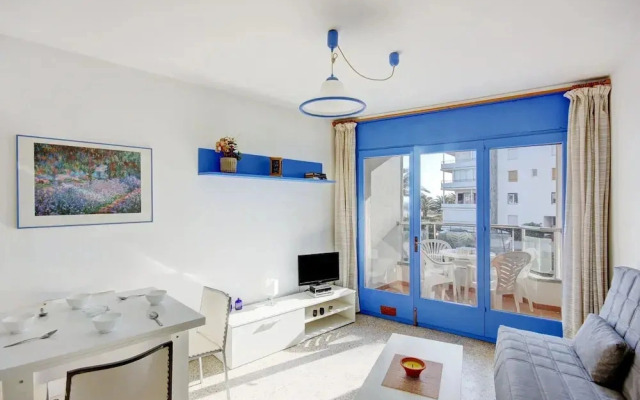 Apartment in Roses on the Beachfront