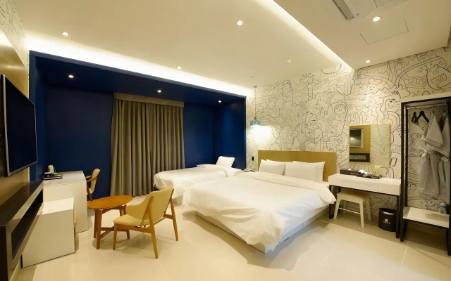 Hotel B
