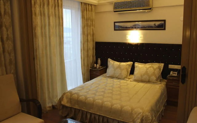 Hotel Kit Tur