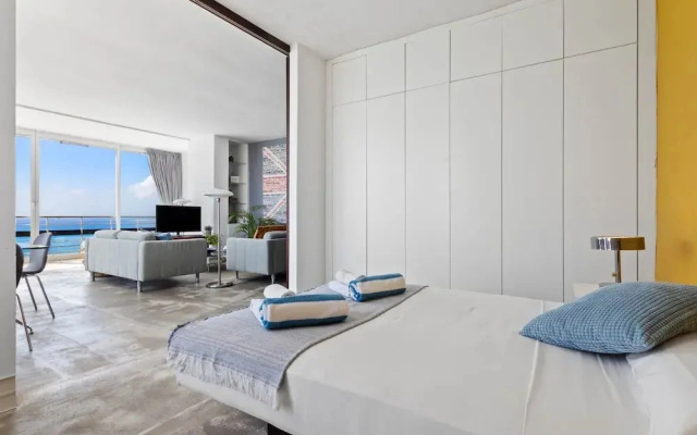 Bright Coastal Apartment With Pool