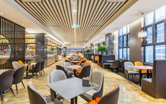 RuiLi Blossom Hotel