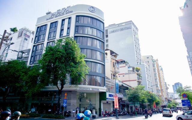 Papaya Saigon Central Hotel вид на фасад