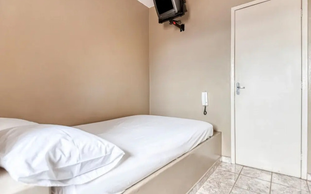 OYO Charm Hotel