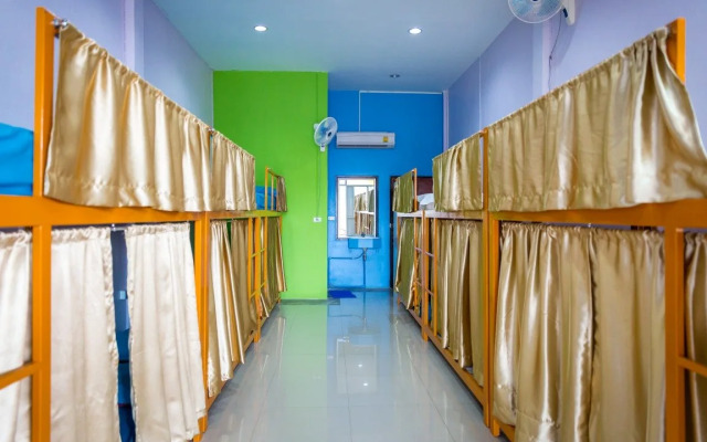 Railway Hostel - Adults Only