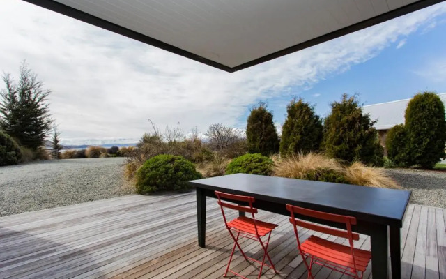 Black Beech House with Stunning Outdoor Bath