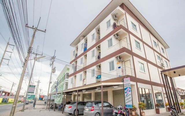 Апартаменты Poon Sook Apartment вид на фасад