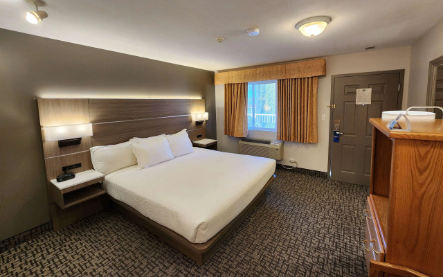 Days Inn & Conference Centre by Wyndham Penticton