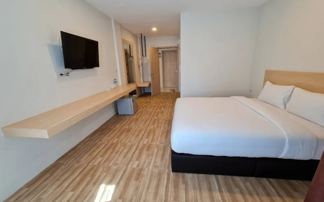 The Charlotte Smart Hotel Lopburi