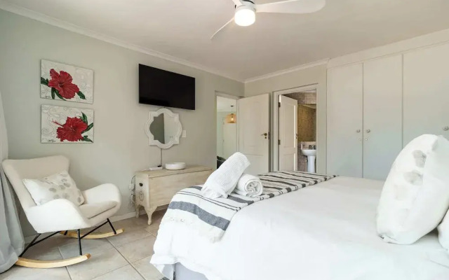 Beachfront Villa Sea Breeze ,hout Bay