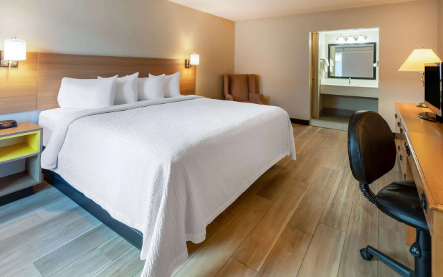 Days Inn by Wyndham Birch Run