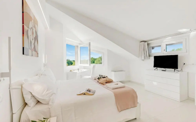 Amazing Villa Chimera White View Pool