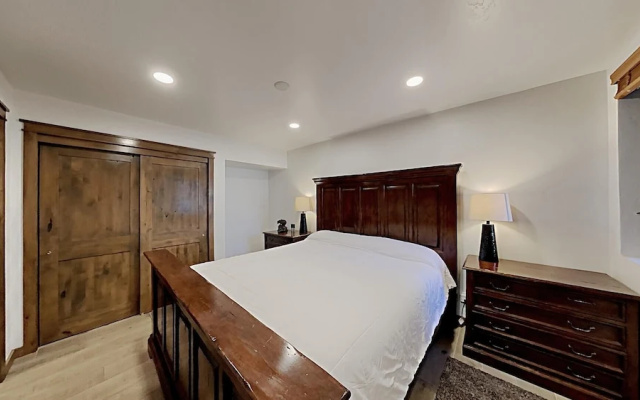 Slopeside Remodeled 2 Bedroom Condo with Amazing Views! by RedAwning