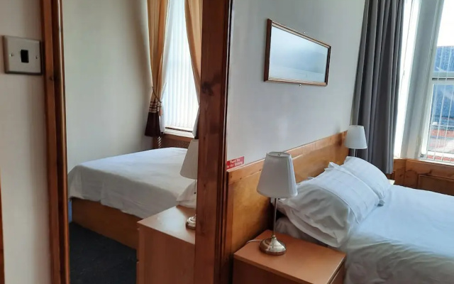 Oaktree Lodge