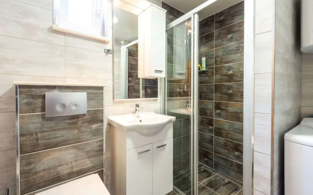Apartments Lucija - One Bedroom Apartment With Terrace