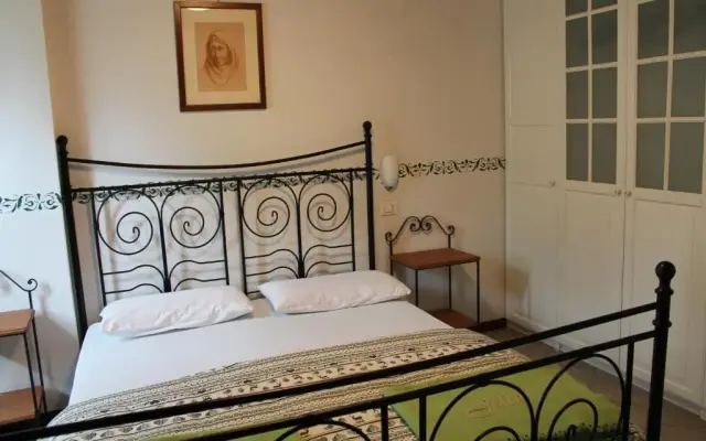 Jolly Residence