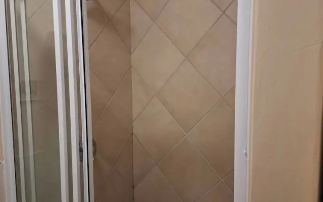 Serene 1-bedroom Apartment in Bloemfontein