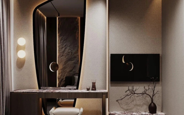 Latyrian Hotel