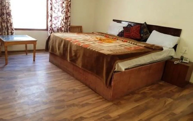 Janghu Hotel And Restaurant