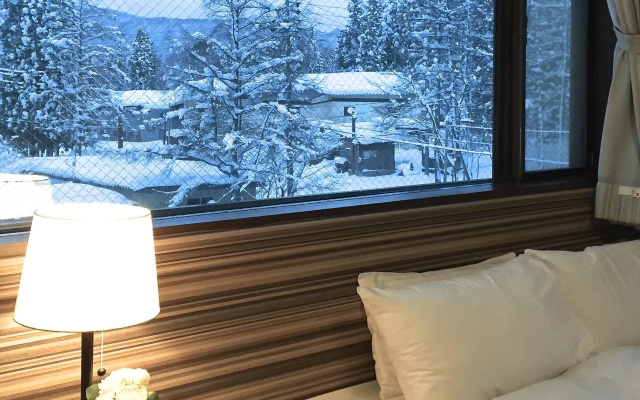 Hakuba Landmark Iwatake Lodge