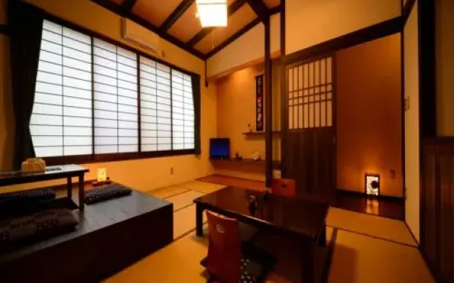 Yokobori Onsen Shiunkaku