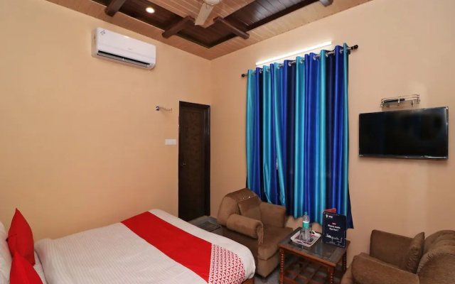 OYO 13686 Rudraksh hotel