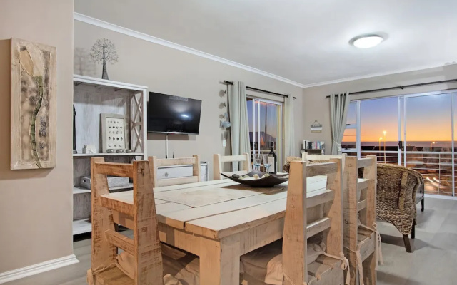 Dolphin Ridge 108